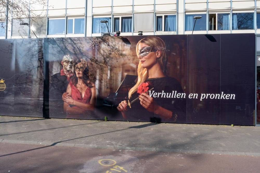 Pronken op de Promenade: Verhullen en pronken