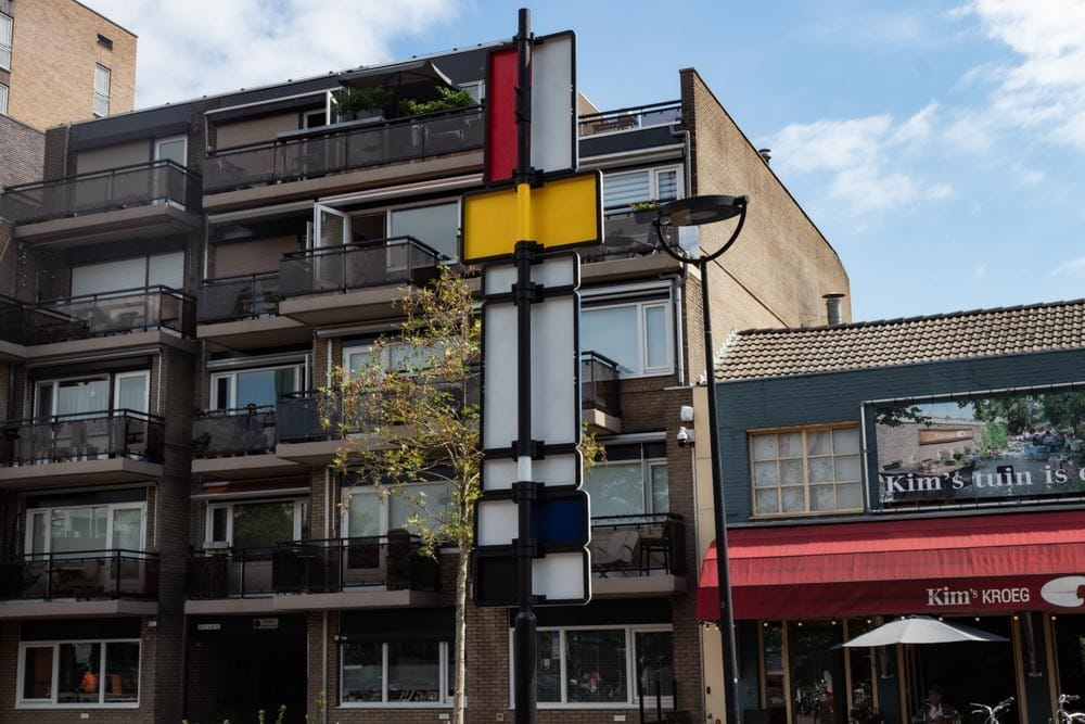 Streetart Mondriaan Sign van Streetart Frankey in Tilburg