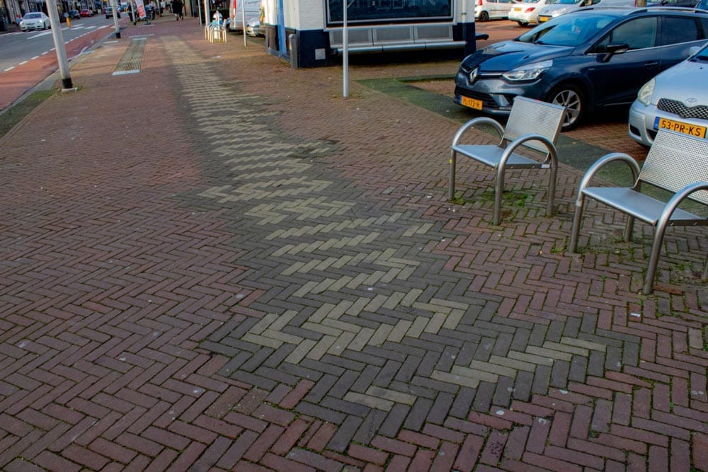 Plekgedicht: isuperdupermegavetwreedkaboemkoolkickendingeling! in Tilburg