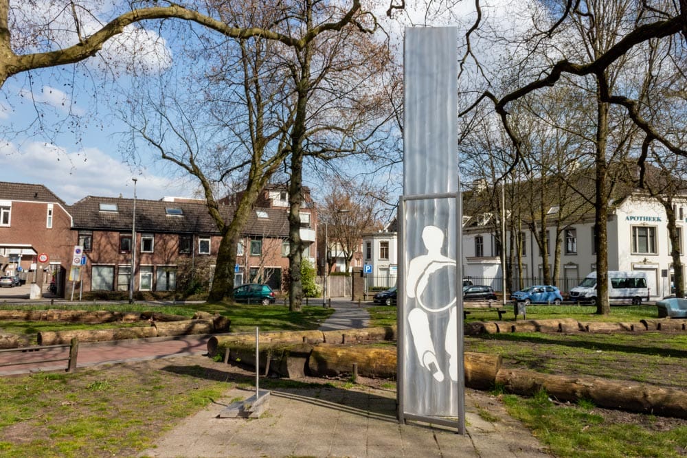 Monument 75 jaar Dienst Reiniging en Vervoer