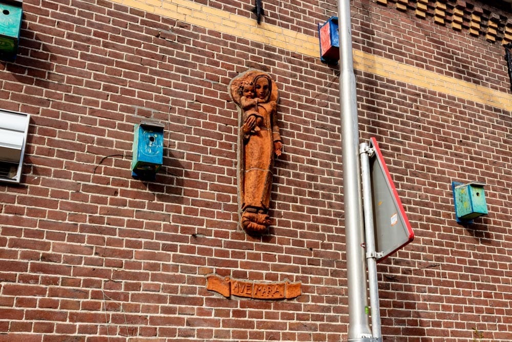 Monument van de week: ‘Mariabeeld – Boomstraat Tilburg’