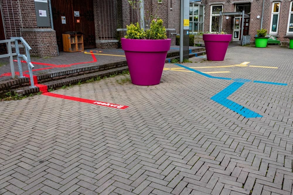 Streetart Komen en gaan van Erik Veldmeijer