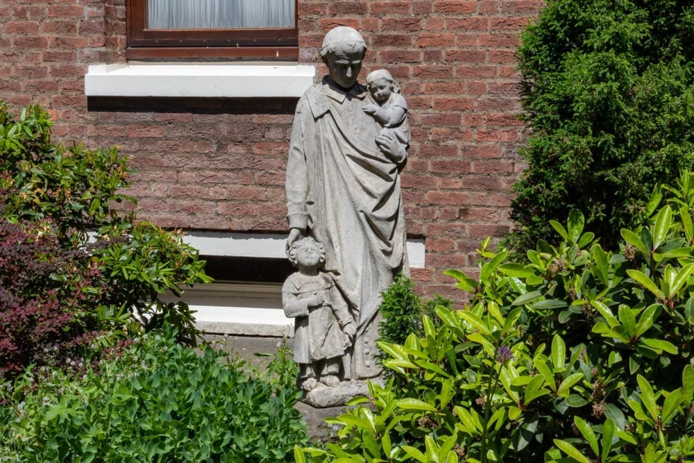 Beeld Sint Vincentius a Paulo – Tuin Fraters CCM