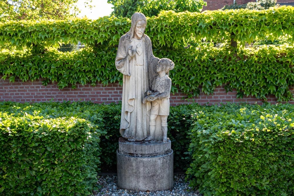 Heilg Hartbeeld Korvelseweg in de wijk Sint-Anna in Tilburg