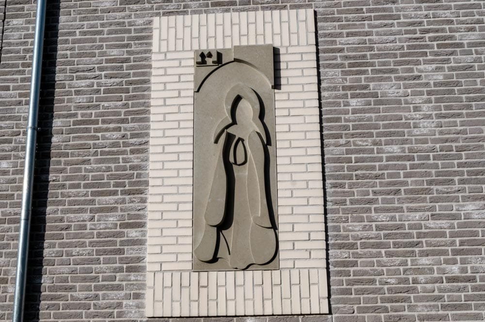 Gevelreliefs Maria Trappistinnen in Berkel-Enschot