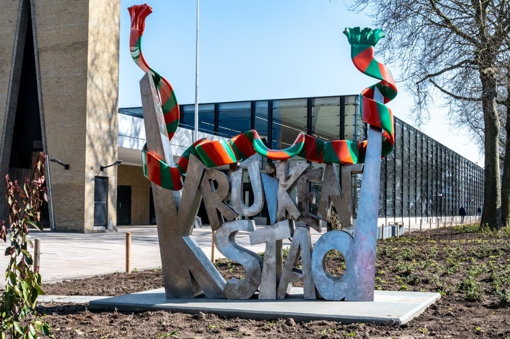 Kunstwerk 55 Jaar Kruikenstad van Hans Grootswagers in Tilburg