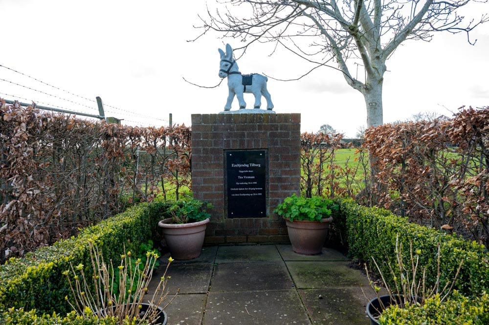 Monument Ezeltjesdag Tilburg