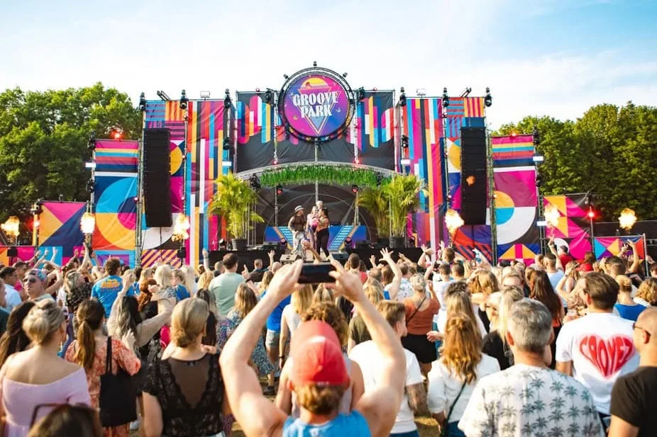 Groovepark 2025: het ultieme 90’s dancefeest dat je niet wilt missen