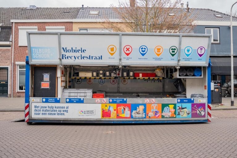 De Mobiele Recyclestraat op het Besterdplein
