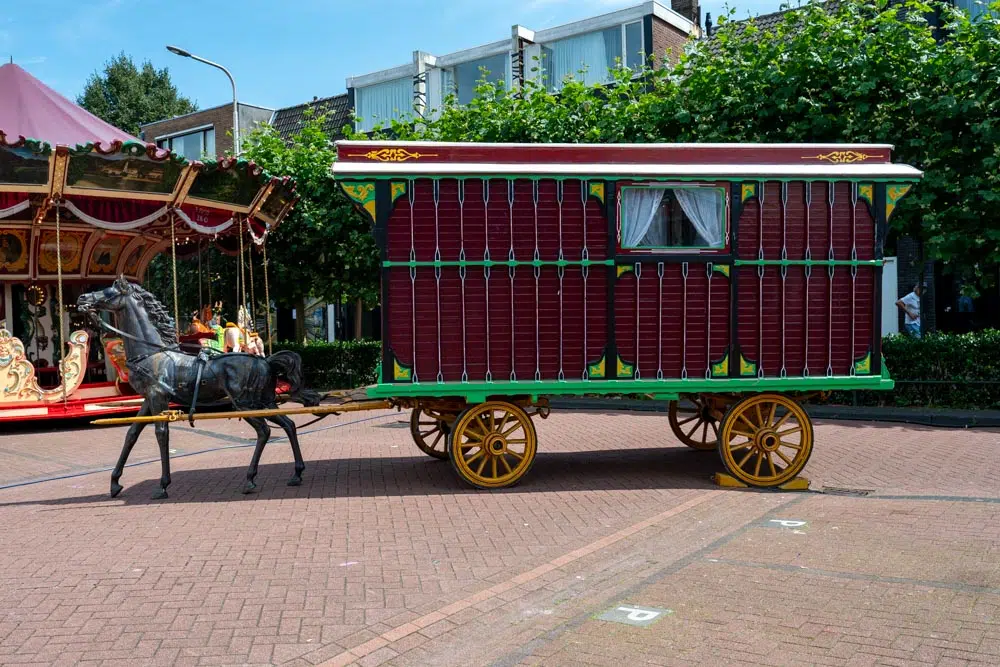 Woonwagen met paard