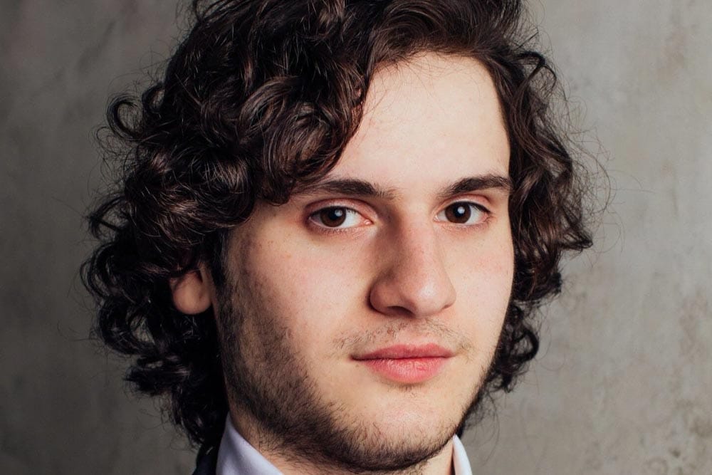 Aidan Mikdad brengt meesterlijk pianospel naar Tilburg bij Hunky Dooly