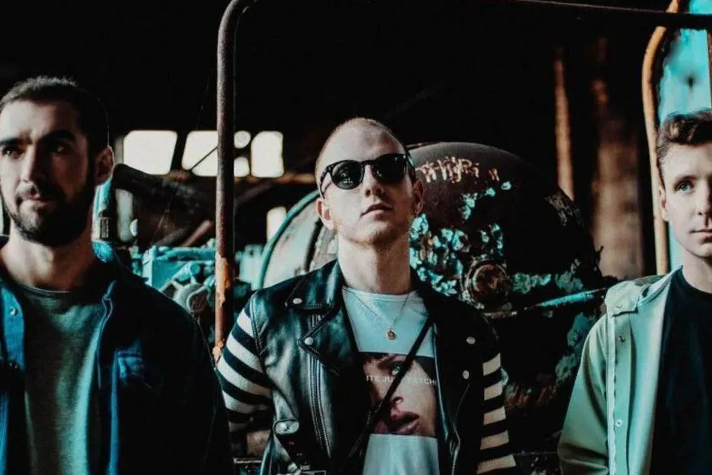 Two Door Cinema Club viert Tourist History met exclusieve show in 013 Tilburg