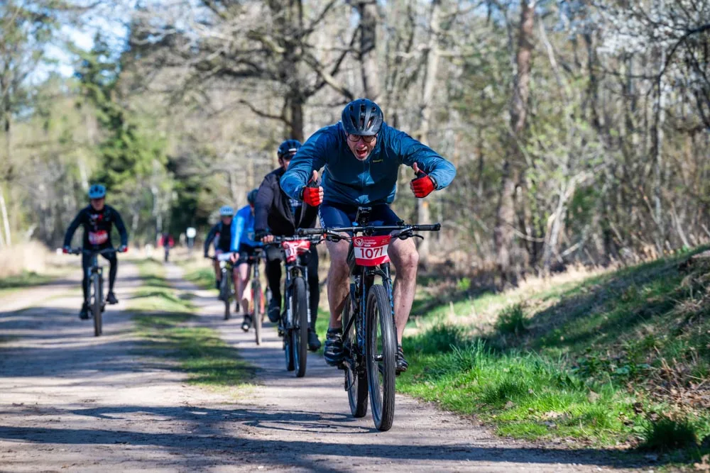 Burgemeester Gräper-van Koolwijk geeft startschot bij de Verbeeten Challenge 2026