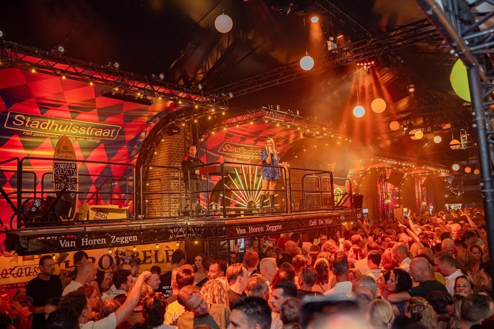 Eerste artiesten voor Stadhuisstraat tijdens Tilburgse Kermis 2026 bekendgemaakt