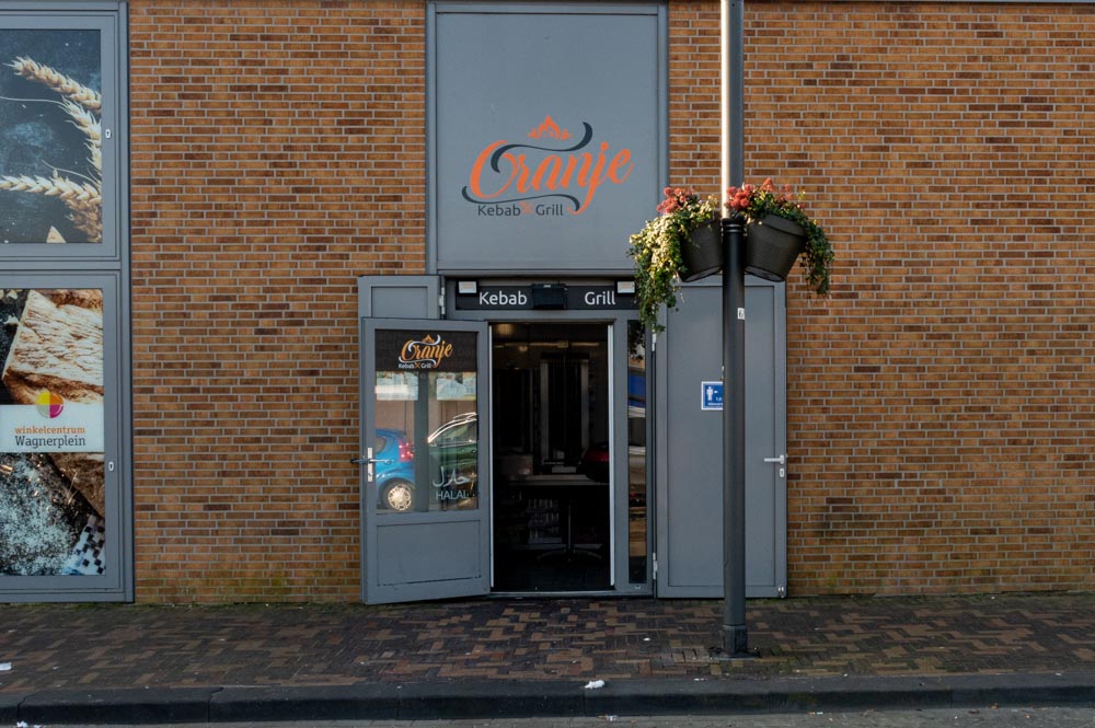 Oranje kebab en Grill