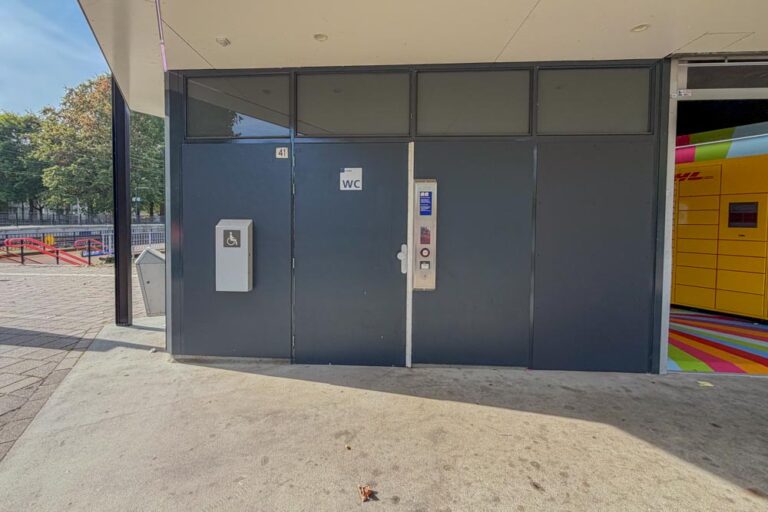 Openbaar Toilet Station Tilburg Universiteit